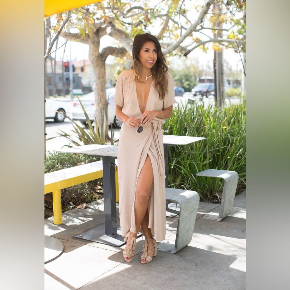Reformation Hadley Wrap Midi Dress in Latte XS
